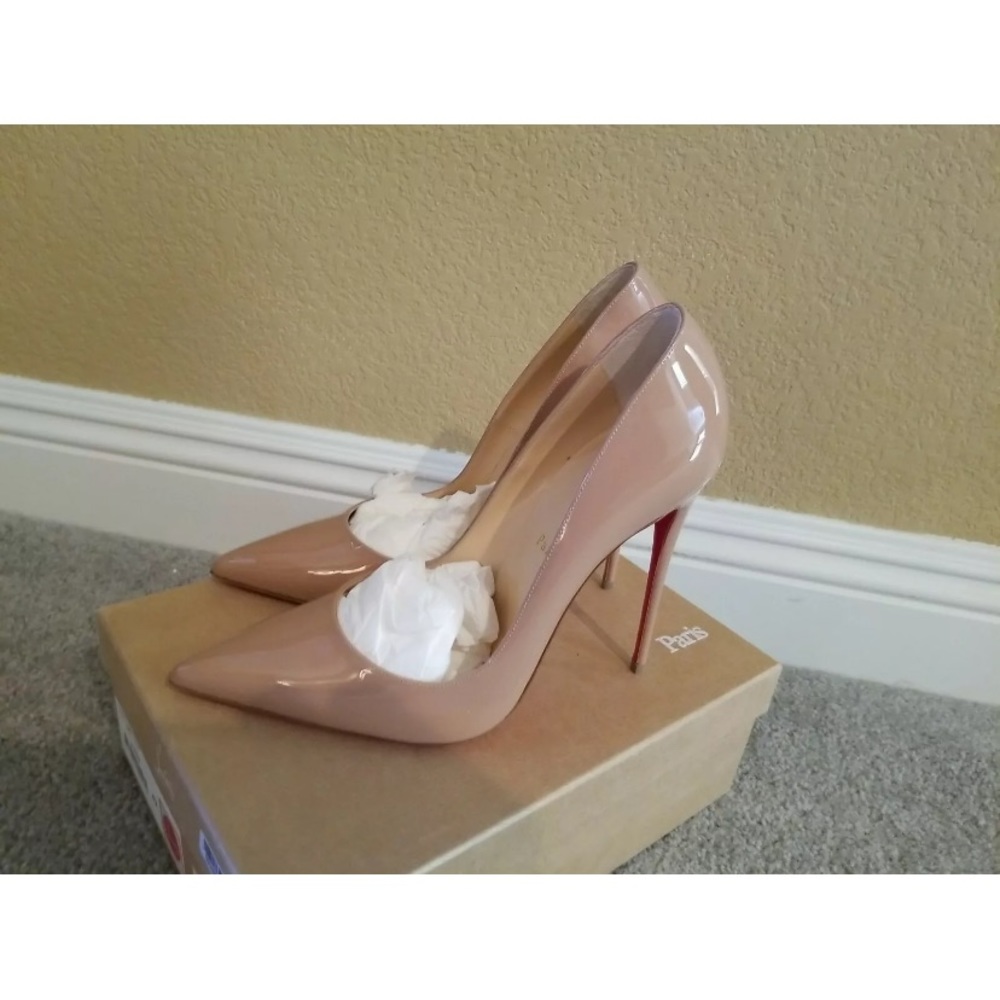 Christian Louboutin nude So Kate 42